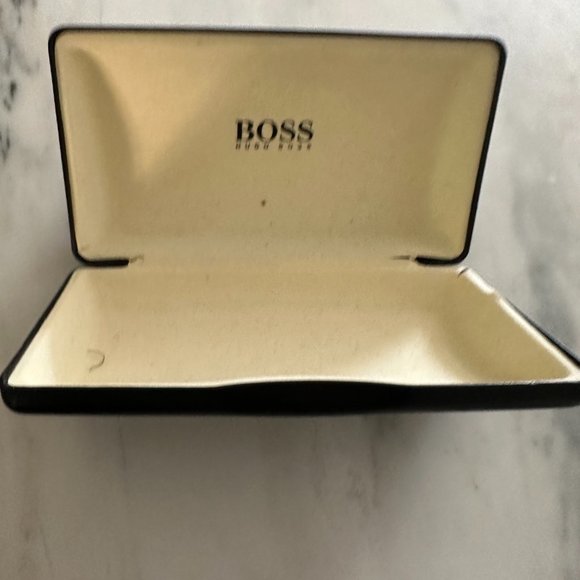 💥 (10 for $10) Black Hugo Boss Sunglass Case - Picture 2 of 5